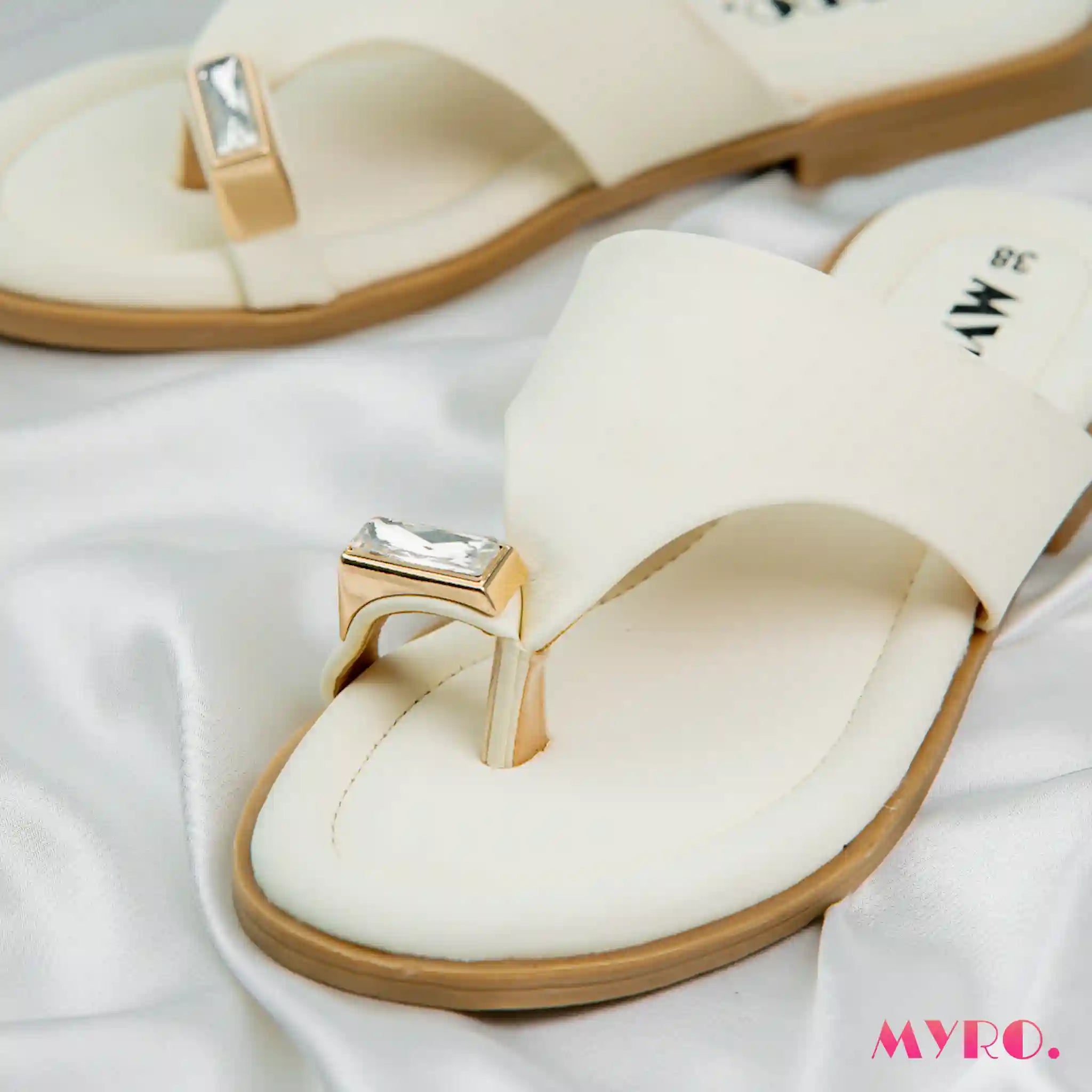 Zivel White Flat