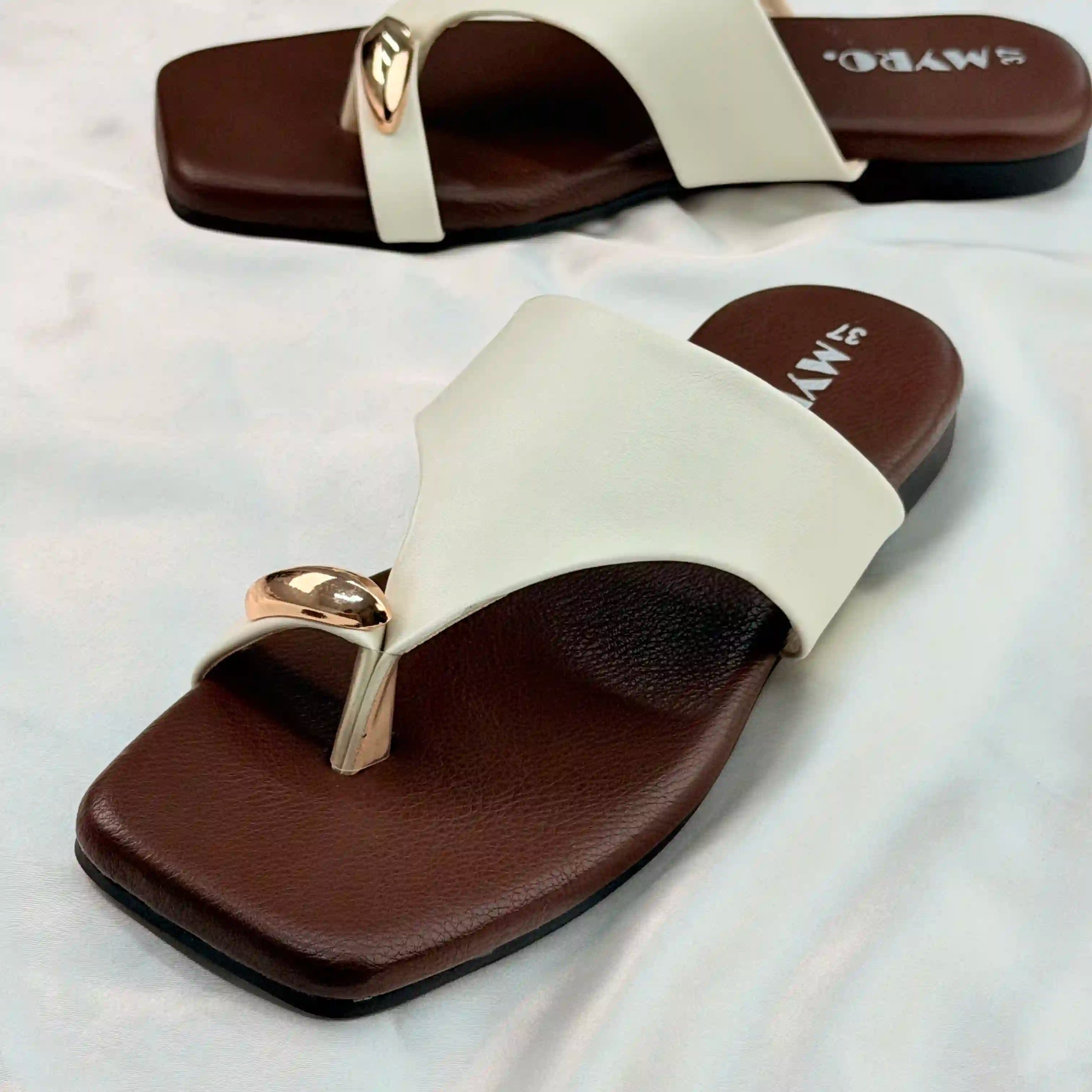 Velis White Flat
