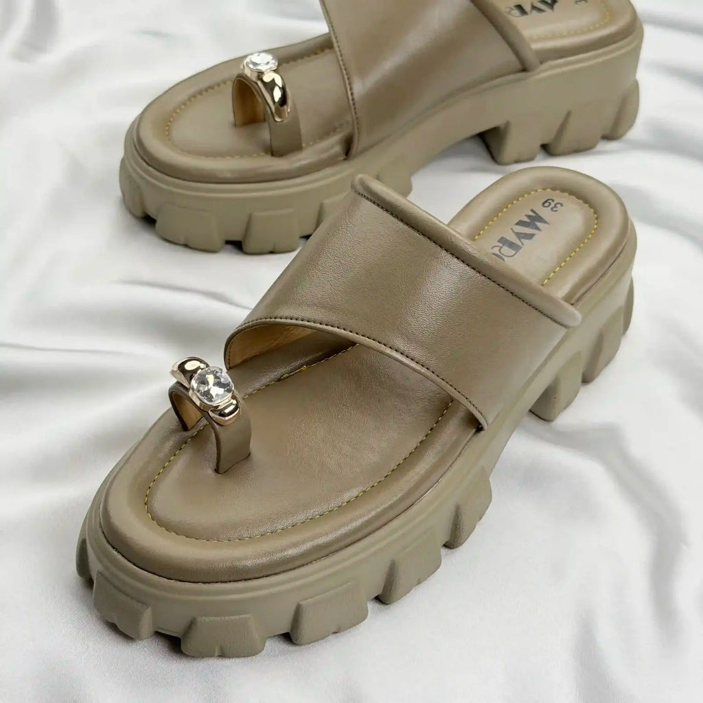 Jumbo Olive Boston Heel - MYRO