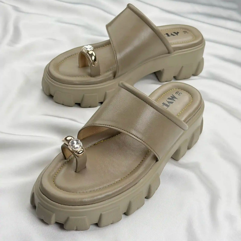 Jumbo Olive Boston Heel - MYRO