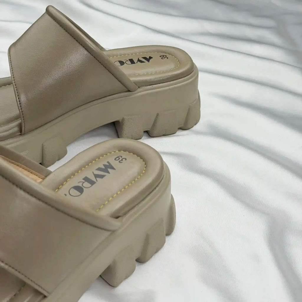 Jumbo Olive Boston Heel - MYRO