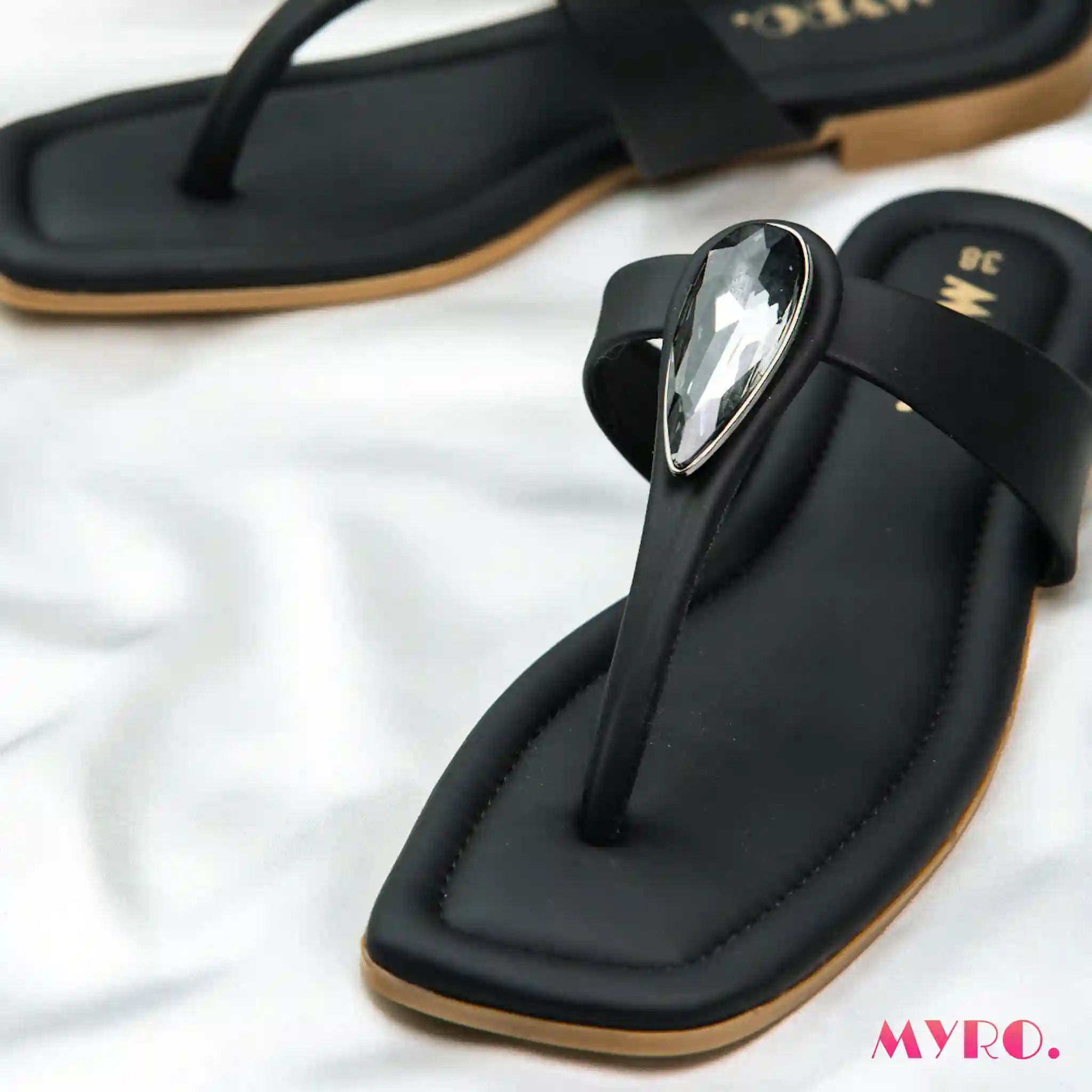 Mila Black Flat - MYRO